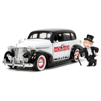 Set masinuta metalica Chevrolet master deluxe 1939 scara 1 24 si figurina mr. monopoly jada