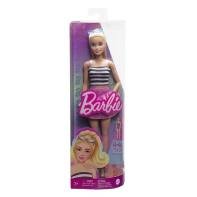 Papusa fashionista blonda cu parul prins in coada si fusta roz Barbie