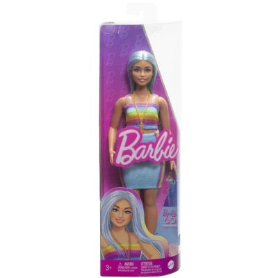 Papusa fashionista cu par albastru platinat si top sport Barbie