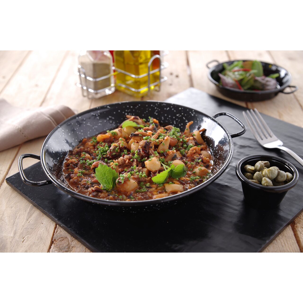 Tigaie paella cu 2 manere, otel emailat, 24 cm diametru x 4 cm inaltime , Hendi, potrivita si pentru servire