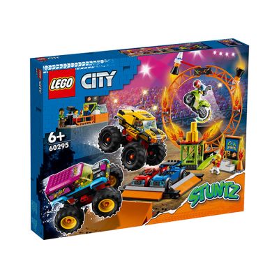 LEGO City - Arena de cascadorii 60295, 668 de piese