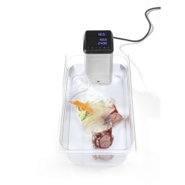 Aparat Sous-Vide Plus IPX7, capacitate pana la 80L, 2200 KW, optiune conectare Wi-Fi la aplicatie Android sau IOS cu 600 retete preincarcate, temperatura de la 5°C la 99°C, pas de 0.07°C, display digital cu ecran tactil de 4 inch, 130x145x(H)330 mm