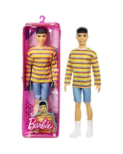 Papusa baiat cu pulover supradimensionat, Barbie
