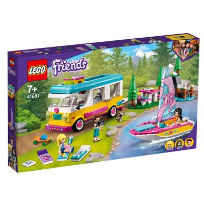 LEGO Friends Furgoneta de camping si barca cu panze 41681, 487 piese